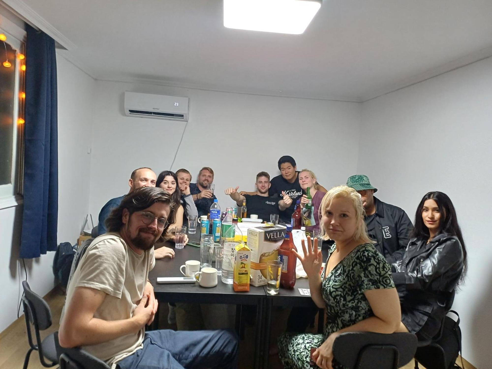 Ocean'S Guesthouse - Foreigners Only Сеул Экстерьер фото