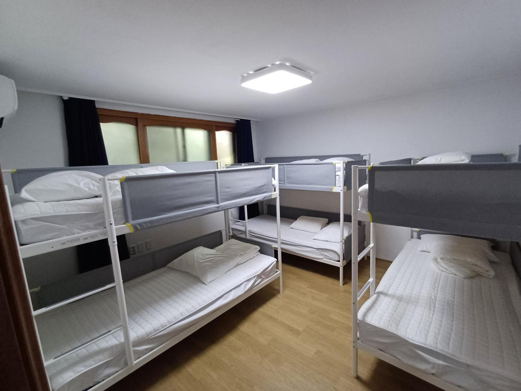Ocean'S Guesthouse - Foreigners Only Сеул Экстерьер фото